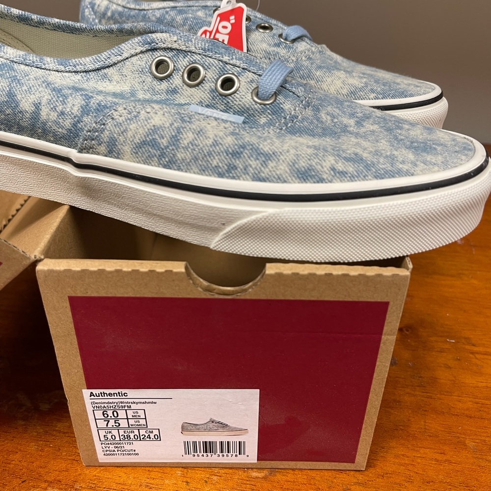 Vans - Denim and Carolina Blue - Authentic style - 7.5 - Picture 3 of 3